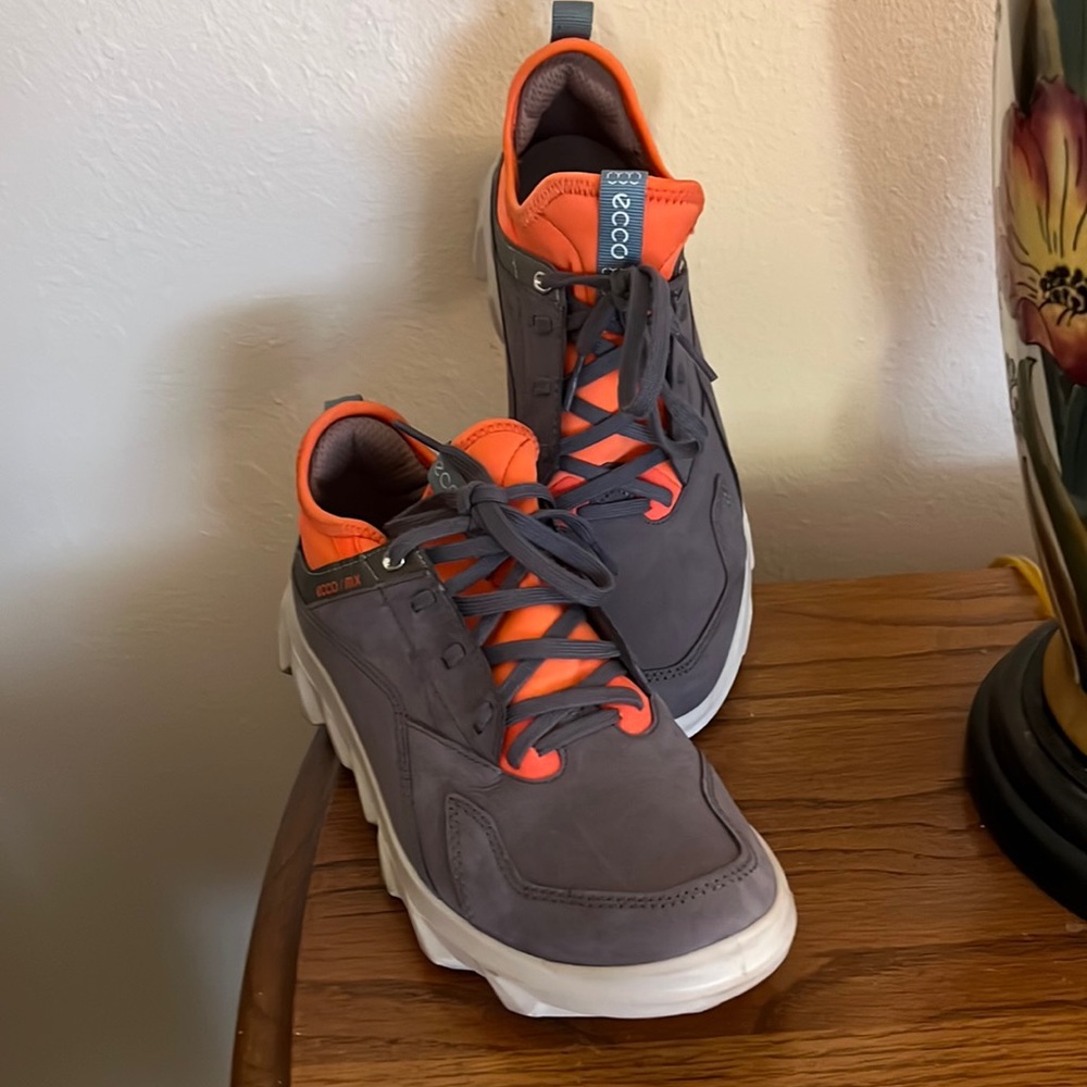 Sneaker/Shoes